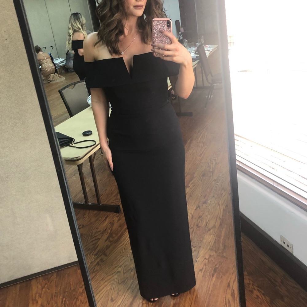 POSH COUTURE Formal Dress